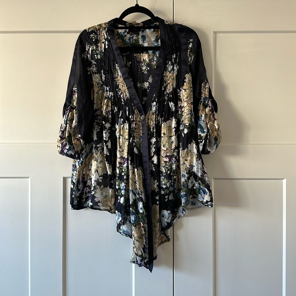Elizabeth & James Olsen twins pre the row - whisper silk top size M